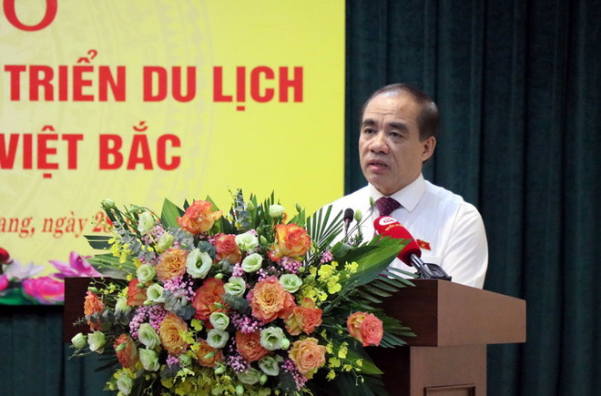 Bí thư Tỉnh ủy Tuyên Quang Chẩu Văn Lâm phát biểu tại hội thảo. (Ảnh: Quang Cường/TTXVN) Phát triển du lịch gắn với phát huy giá trị lịch sử cách mạng ảnh 2