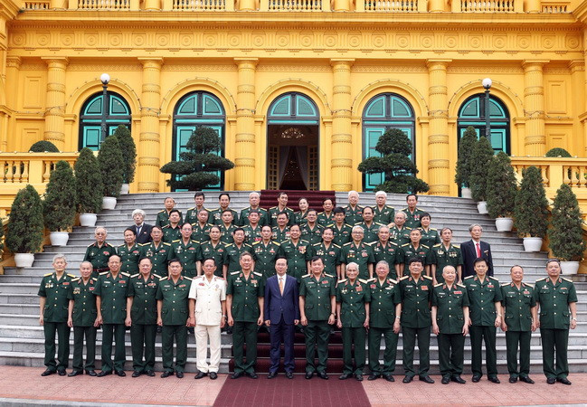 Chủ tịch nước Võ Văn Thưởng gặp mặt thân mật Ban Liên lạc Mặt trận Tây Nguyên, B3, Quân đoàn 3. (Ảnh: Thống Nhất/TTXVN) Chiến dịch Tây Nguyên mở ra thời cơ lớn, làm nên Đại thắng 1975 ảnh 2