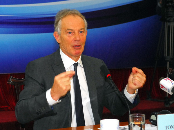 Ông Tony Blair: Ngoại giao cần gắn chặt với chính trị và kinh tế ảnh 1