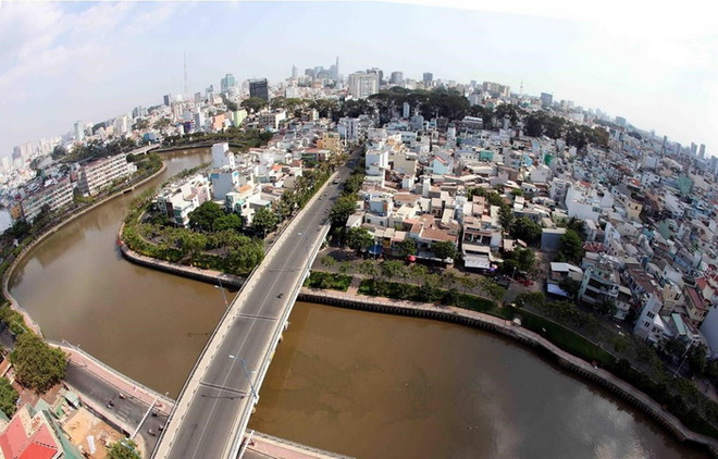 Kênh Nhiêu Lộc-Thị Nghè. (Ảnh: Mạnh Linh/TTXVN) Tìm phương án đẩy nhanh tiến độ Dự án Vệ sinh môi trường TP.HCM ảnh 2