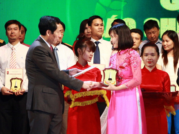 Nên có giải báo chí dành riêng cho dân tộc miền núi, biển đảo ảnh 1