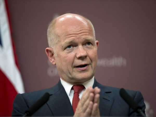 Ngoại trưởng Anh Hague tuyên bố cải thiện quan hệ với Iran ảnh 1