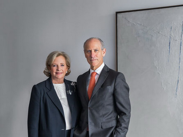 Nhà sưu tầm Venezuela tặng tác phẩm nghệ thuật cho Bảo tàng ảnh 1