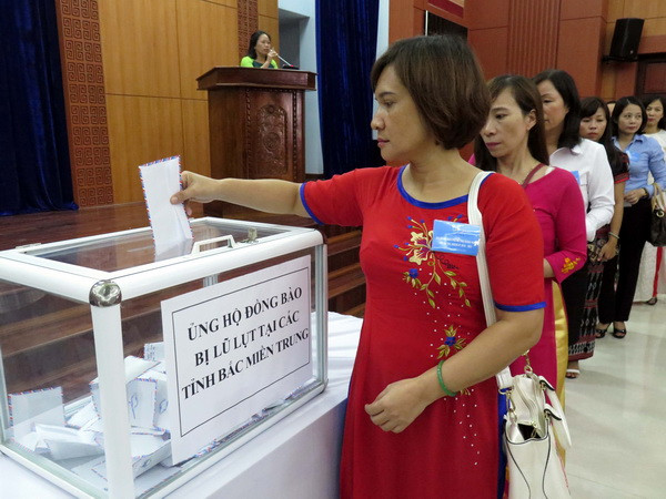 Các cơ quan và tỉnh thành quyên góp ủng hộ đồng bào miền Trung ảnh 4