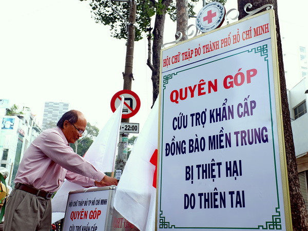 Các cơ quan và tỉnh thành quyên góp ủng hộ đồng bào miền Trung ảnh 3