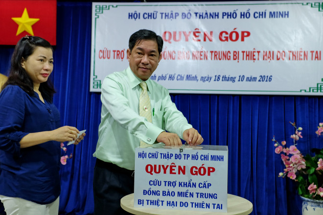 Các cơ quan và tỉnh thành quyên góp ủng hộ đồng bào miền Trung ảnh 2