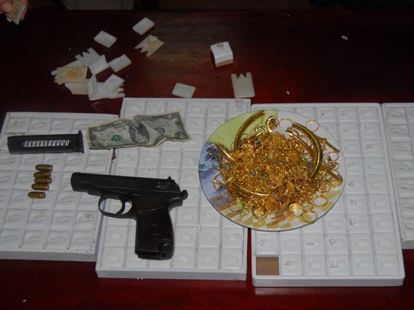 10 giờ đồng hồ "cân não" phá vụ cướp tiệm vàng táo tợn tại Hà Nam ảnh 1