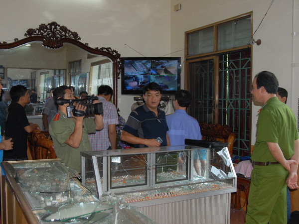 10 giờ đồng hồ "cân não" phá vụ cướp tiệm vàng táo tợn tại Hà Nam ảnh 2