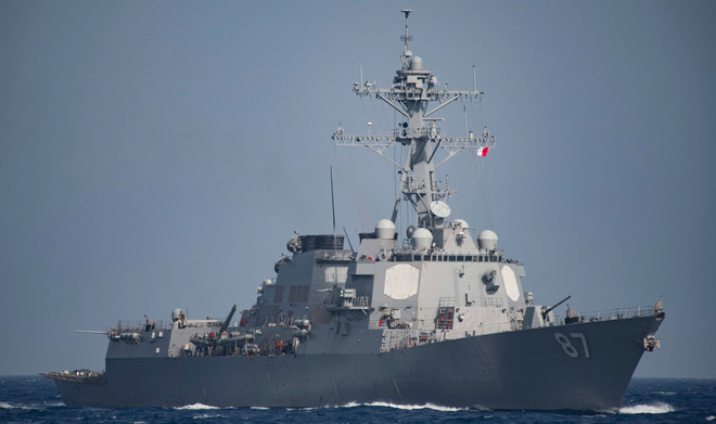 Tàu khu trục USS Mason (DDG 87) có tên lửa dẫn đường của hải quân Mỹ. (Nguồn: EPA/TTXVN) Mỹ tăng cường đóng tàu chiến để đối phó Trung Quốc và Nga ảnh 1