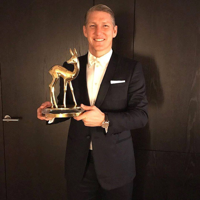 Bastian Schweinsteiger và Joachim Löw nhận giải Bambi 2016 ảnh 1