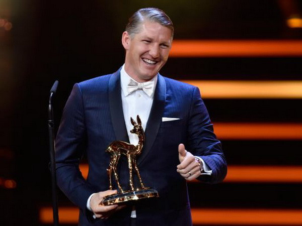 Bastian Schweinsteiger và Joachim Löw nhận giải Bambi 2016 ảnh 3