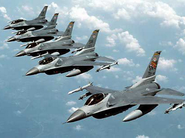 Ba Lan mua tên lửa của Mỹ để trang bị cho máy bay F-16 ảnh 1