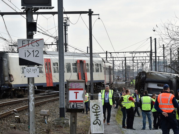 Tàu hỏa bị trật đường ray tại Bỉ, khiến gần 30 thương vong ảnh 1