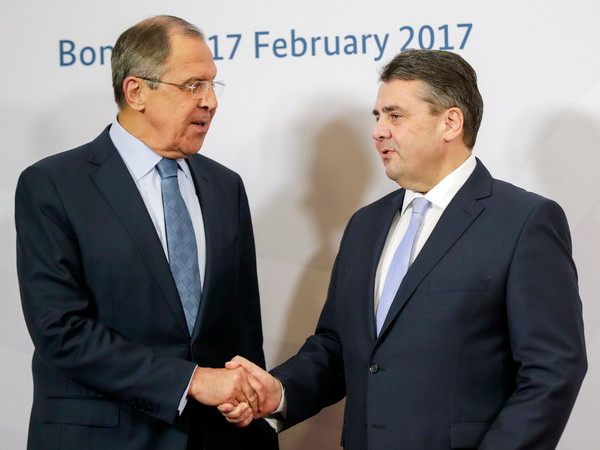 Ngoại trưởng Nga Lavrov công bố lệnh ngừng bắn tại Ukraine ảnh 1