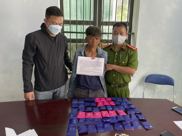 Điện Biên: Bắt giữ đối tượng vận chuyển trái phép 12.000 viên ma túy ảnh 1