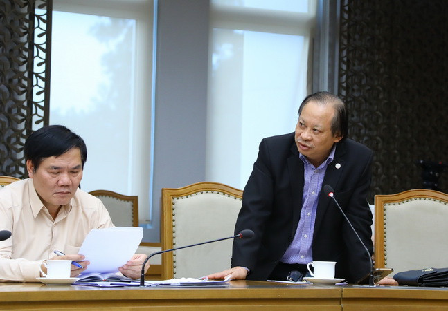 Giám đốc Bệnh viện Phổi Trung ương Nguyễn Viết Nhung phát biểu. (Ảnh: Văn Điệp/TTXVN) Mua trang thiết bị y tế phòng, chống dịch phải phù hợp với tình hình ảnh 2