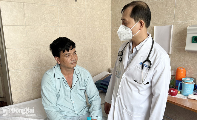 Cứu sống bệnh nhân ngưng tim khoảng 10 phút trước khi đến bệnh viện ảnh 1