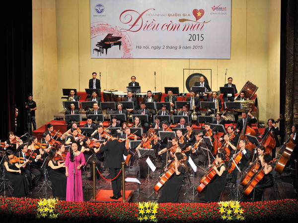 Hòa nhạc quốc gia "Điều còn mãi 2015" khơi dậy tình yêu Tổ quốc ảnh 1