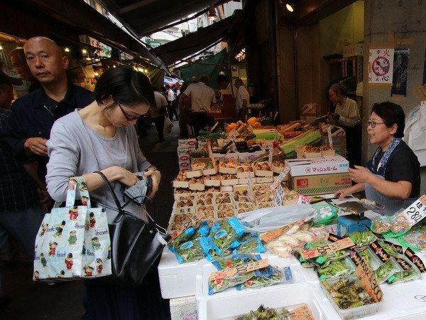 Nhật Bản vẫn đang phải vật lộn để hồi phục nền kinh tế ảnh 1