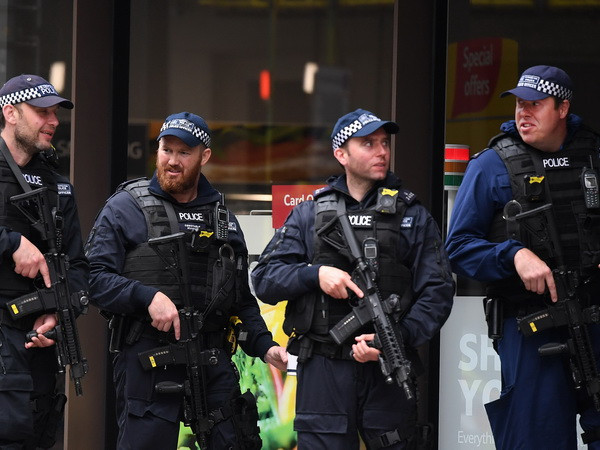 Cảnh sát Anh bắt giữ thêm một số đối tượng vụ khủng bố ở London ảnh 1