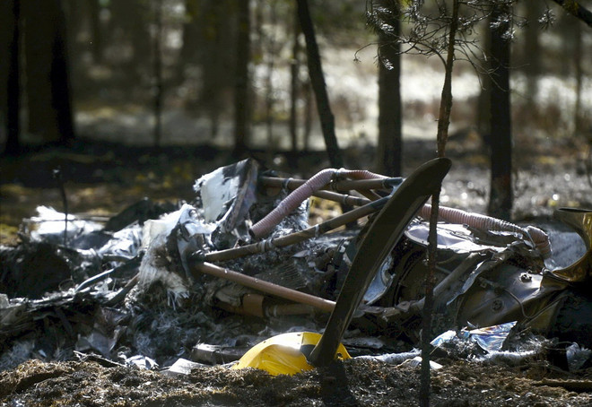 [Photo] Máy bay chở người nhảy dù gặp nạn, 8 người chết ảnh 2