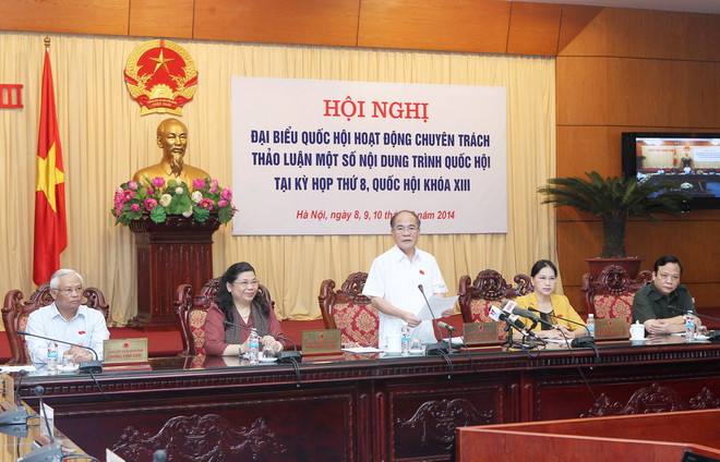 Đại biểu Quốc hội chuyên trách thảo luận một số dự án luật ảnh 1