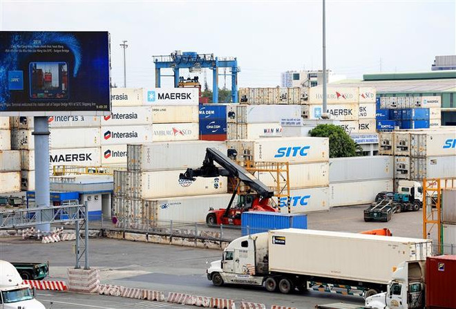 Hoạt động logistics tại Tân Cảng Cát Lái, thành phố Thủ Đức. (Ảnh: Hồng Đạt/TTXVN) Doanh nghiệp logistics cần chuyển đổi số để khẳng định vị thế ảnh 3
