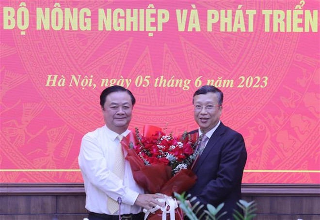 Công bố quyết định bổ nhiệm Thứ trưởng Bộ NN và PT Nông thôn ảnh 2