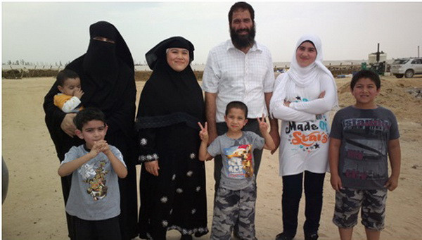 Ốc đảo xanh giữa lòng sa mạc Sahara của cặp vợ chồng Ai Cập-Việt ảnh 1