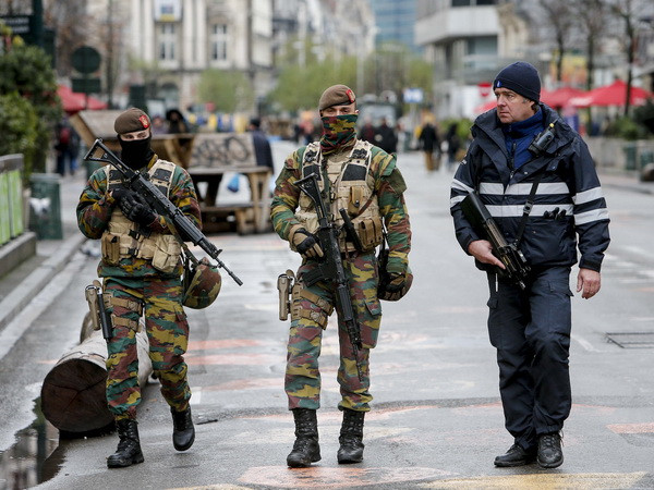 Cảnh sát Bỉ bắt thêm 2 đối tượng tình nghi trong vụ tấn công Paris ảnh 1