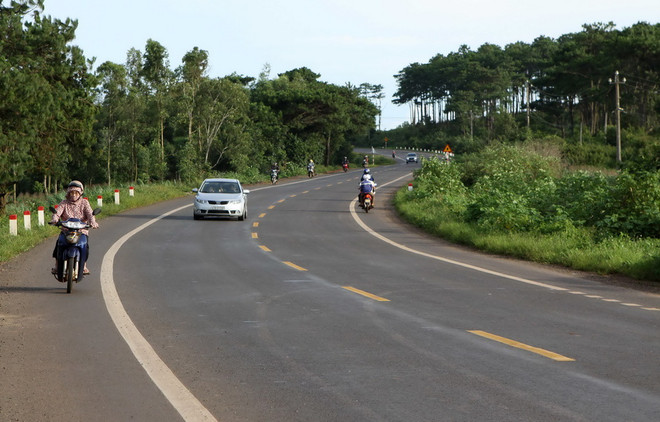 Quốc lộ 1A đoạn qua Bình Định vừa hoàn thành đã bị hư hỏng ảnh 1