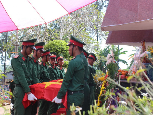 Truy điệu an táng ba hài cốt liệt sỹ được người dân đi rừng phát hiện ảnh 1