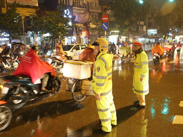 Hà Nội: Hơn 6 tỷ đồng tìm giải pháp chống ùn tắc giao thông ảnh 1