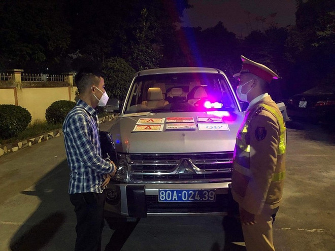 Hà Nội: Tạm giữ xe ôtô mang biển kiểm soát giả ở quận Bắc Từ Liêm ảnh 1