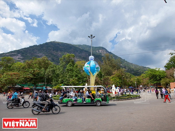 Khám phá quần thể núi Bà Đen - Nóc nhà của vùng Nam Bộ ảnh 1