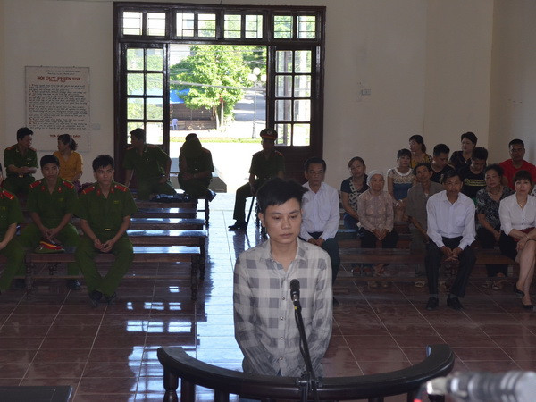 Tham ô gần 5 tỷ đồng, một nhân viên ngân hàng lĩnh 15 năm tù ảnh 1