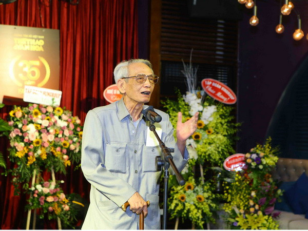 Trao Huy hiệu Đảng tặng các lãnh đạo, nguyên lãnh đạo TTXVN ảnh 1