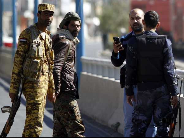 An ninh Yemen vô hiệu hóa 2 xe chở đầy bom ở thủ đô ảnh 1