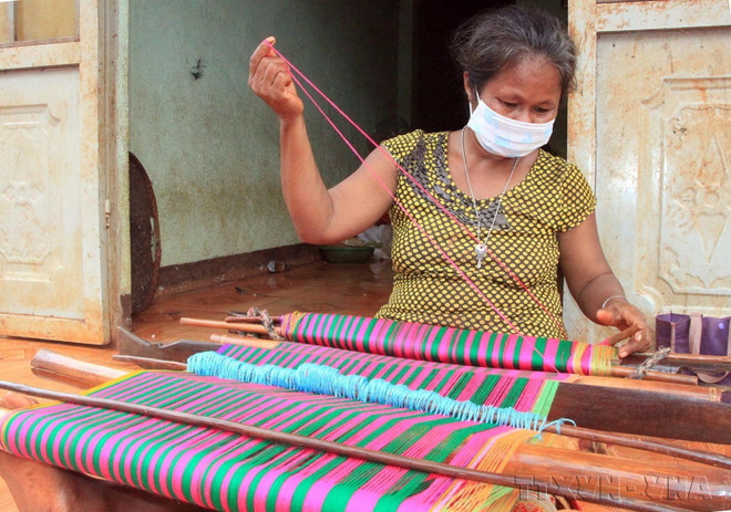 [Photo] Ngày quốc tế phụ nữ 8/3: Những bông hoa “giữ lửa” nghề ảnh 5