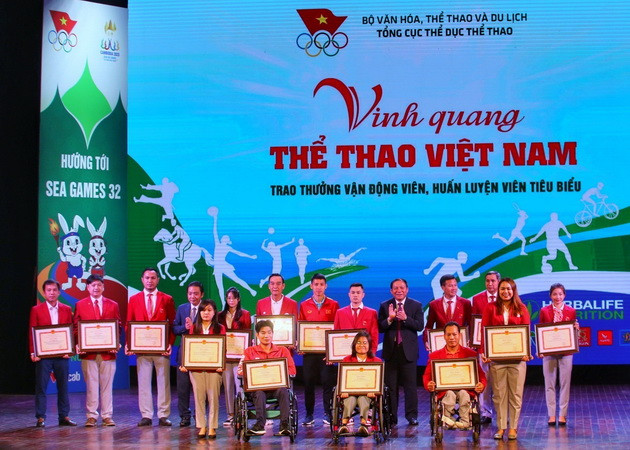 Vinh danh 23 VĐV, huấn luyện viên tại "Vinh quang Thể thao Việt Nam" ảnh 1