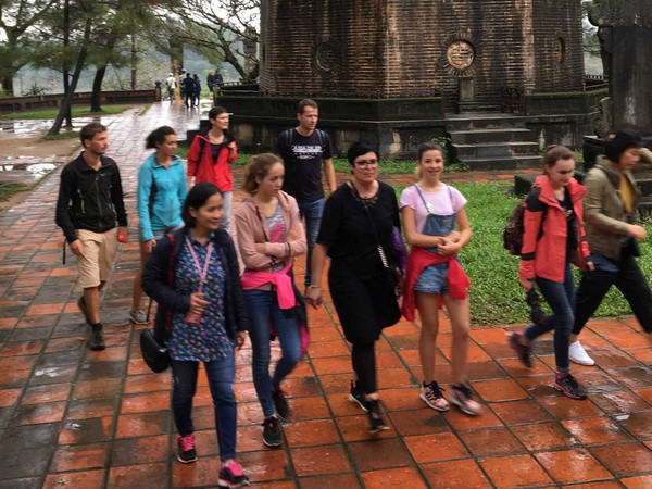 Hơn 1,32 triệu lượt khách quốc tế đến Việt Nam trong tháng 8 ảnh 1