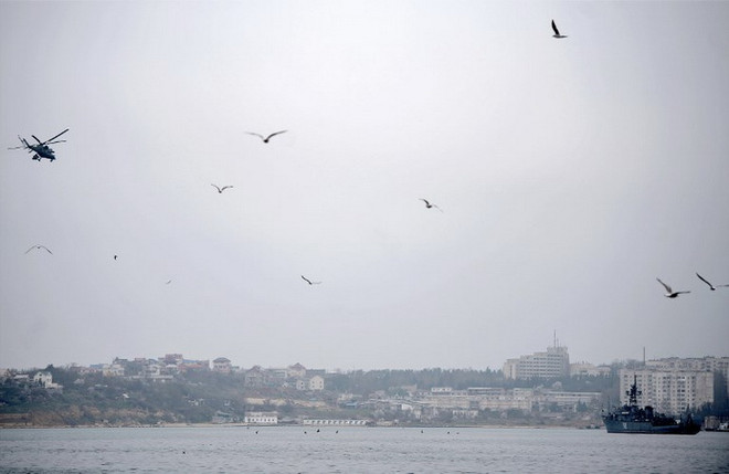 Nga chặn tàu hải quân Ukraine tiến vào Biển Azov qua Eo biển Kerch ảnh 1