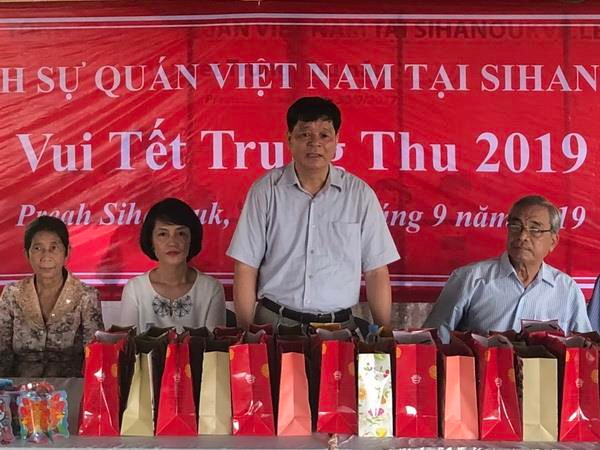 Tết Trung Thu đầm ấm của trẻ em Việt kiều tại tỉnh Preah Sihanouk ảnh 1
