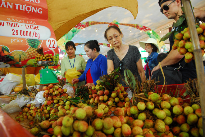 Lễ hội trái cây Nam Bộ năm 2017. (Ảnh: Mạnh Linh/TTXVN) Lễ hội trái cây Nam bộ năm 2018 sẽ diễn ra trong nửa đầu tháng 6 ảnh 1