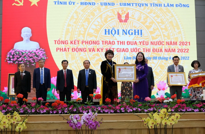 Phó Chủ tịch nước dự Hội nghị tổng kết phong trào thi đua ở Lâm Đồng ảnh 1