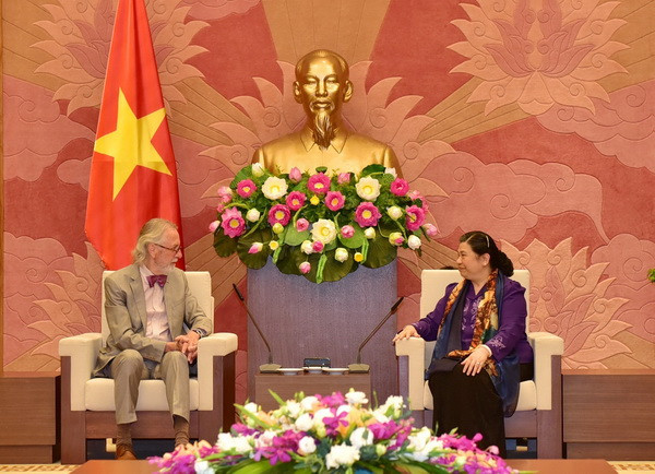 Phó Chủ tịch Quốc hội Tòng Thị Phóng tiếp nguyên Tổng Thư ký IPU ảnh 1