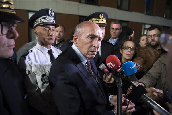 Tổng thống Pháp bác đơn từ chức của Bộ trưởng Nội vụ ảnh 1