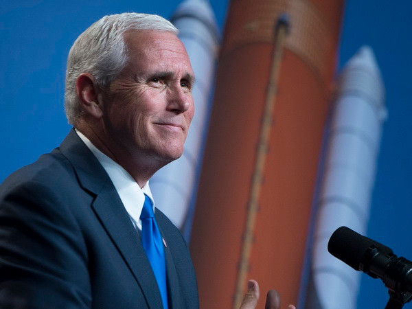 Phó Tổng thống Mỹ thuê luật sư xử lý vụ điều tra Nga can thiệp bầu cử ảnh 1