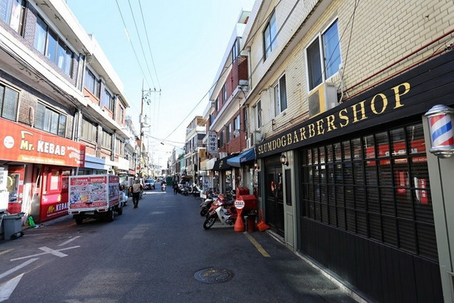 Đường Itaewon Usatan-khu phố đặc sắc tại Hàn Quốc. (Nguồn: dulichvietnam.com) Góp phần thúc đẩy giao lưu du lịch Việt Nam và Hàn Quốc ảnh 1