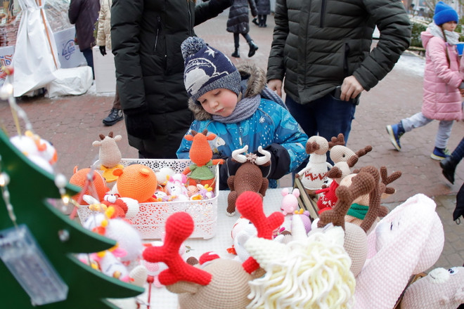 Người dân nô nức tới phiên chợ Năm mới ở vùng quê Nga ảnh 2